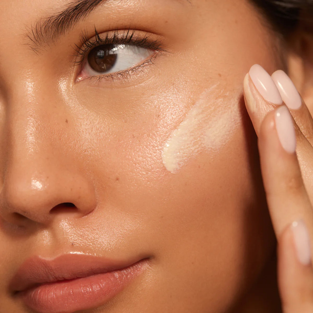 NUDA SOLARGLOW™ MINERAL SERUM SUNSCREEN